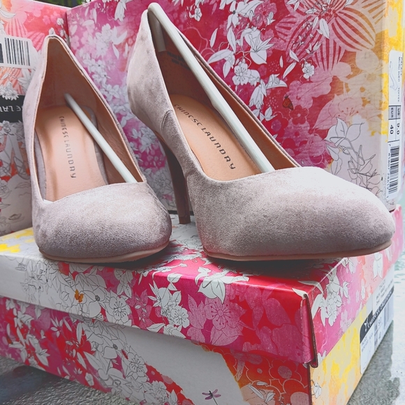 Sued Tan High Heels - Picture 2 of 6